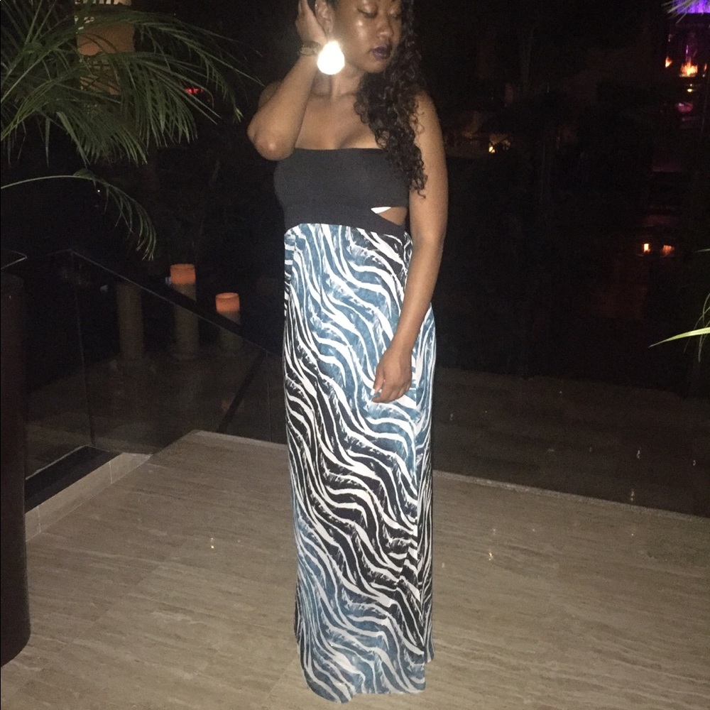 Maxi side cut out dress